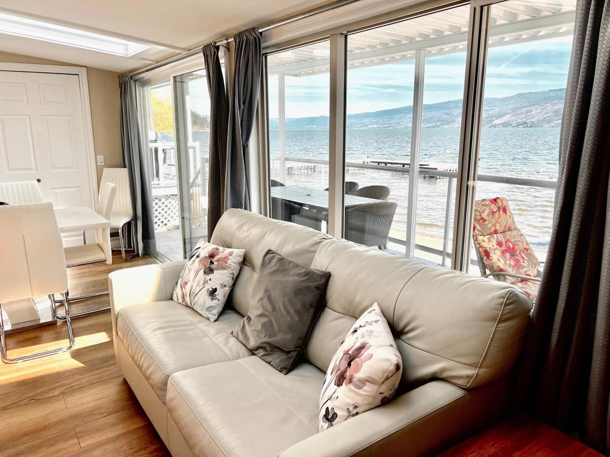 Peachland Beach Resort Esterno foto