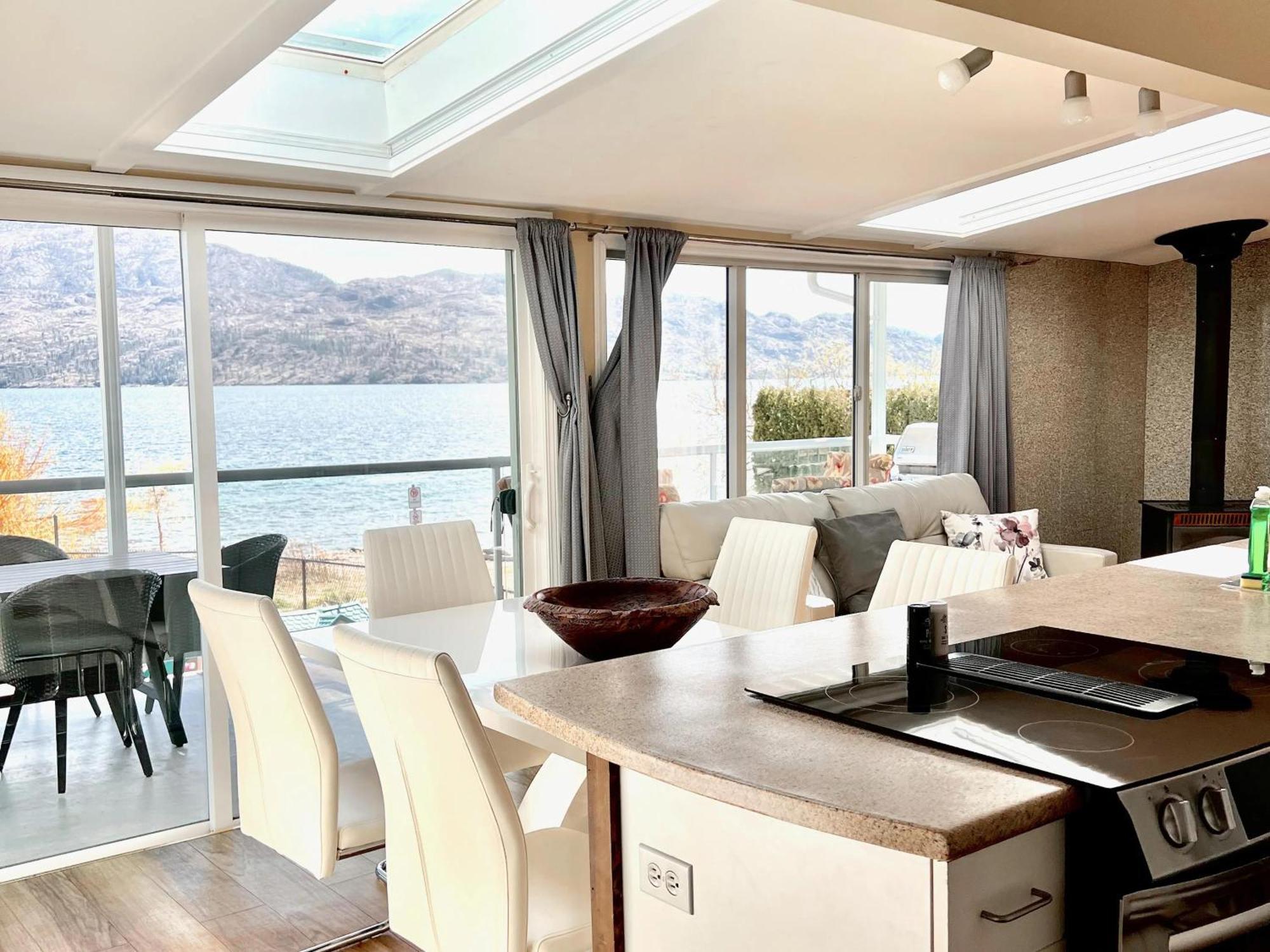 Peachland Beach Resort Esterno foto