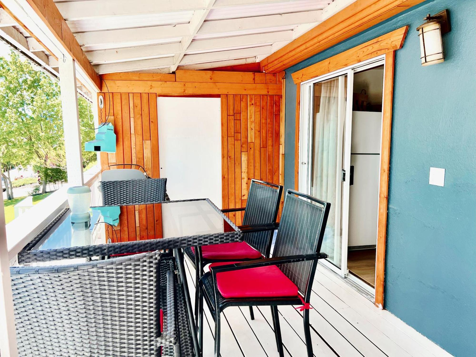 Peachland Beach Resort Esterno foto