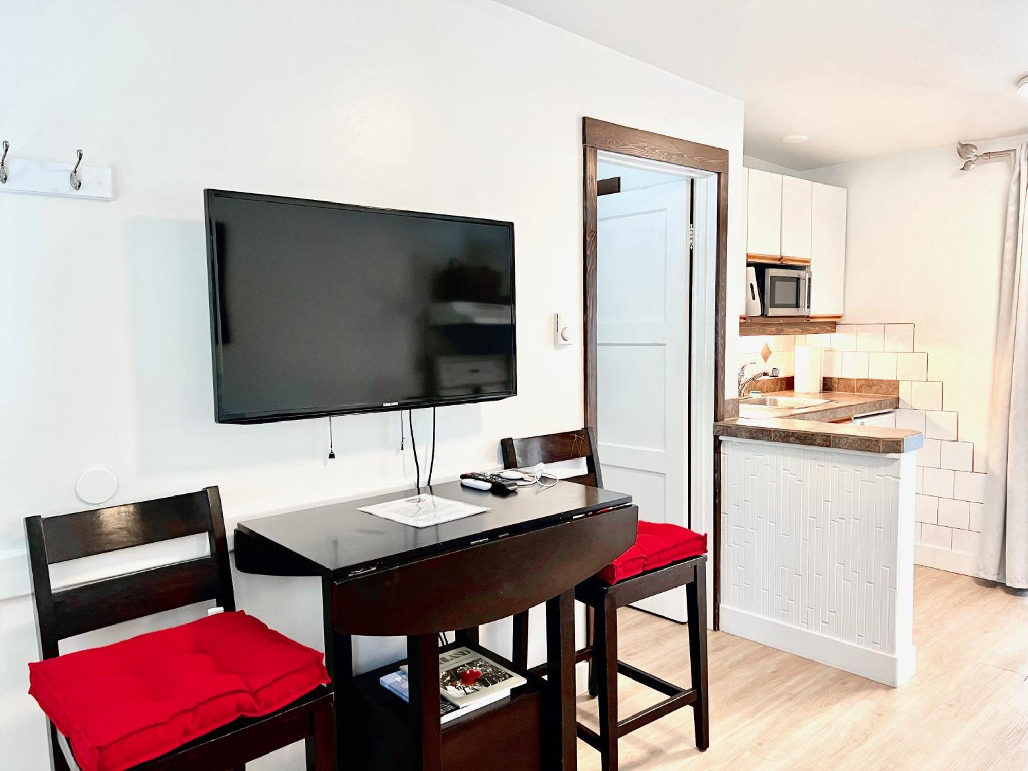 Peachland Beach Resort Esterno foto
