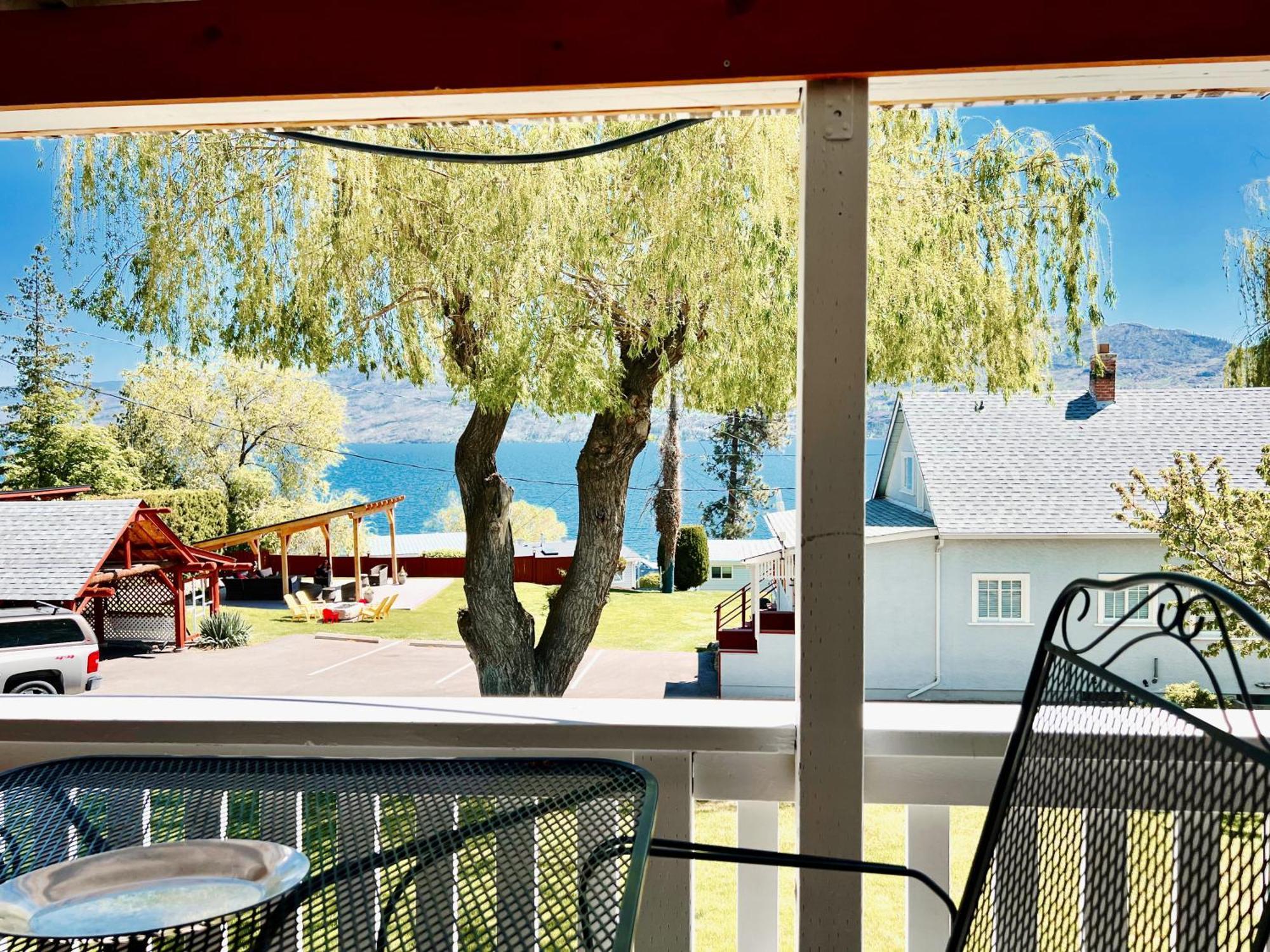 Peachland Beach Resort Esterno foto
