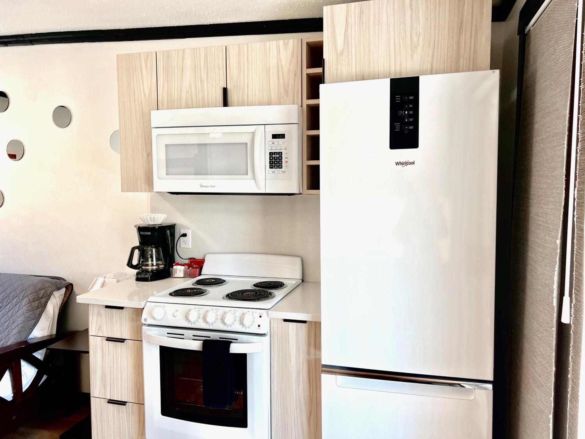Peachland Beach Resort Esterno foto