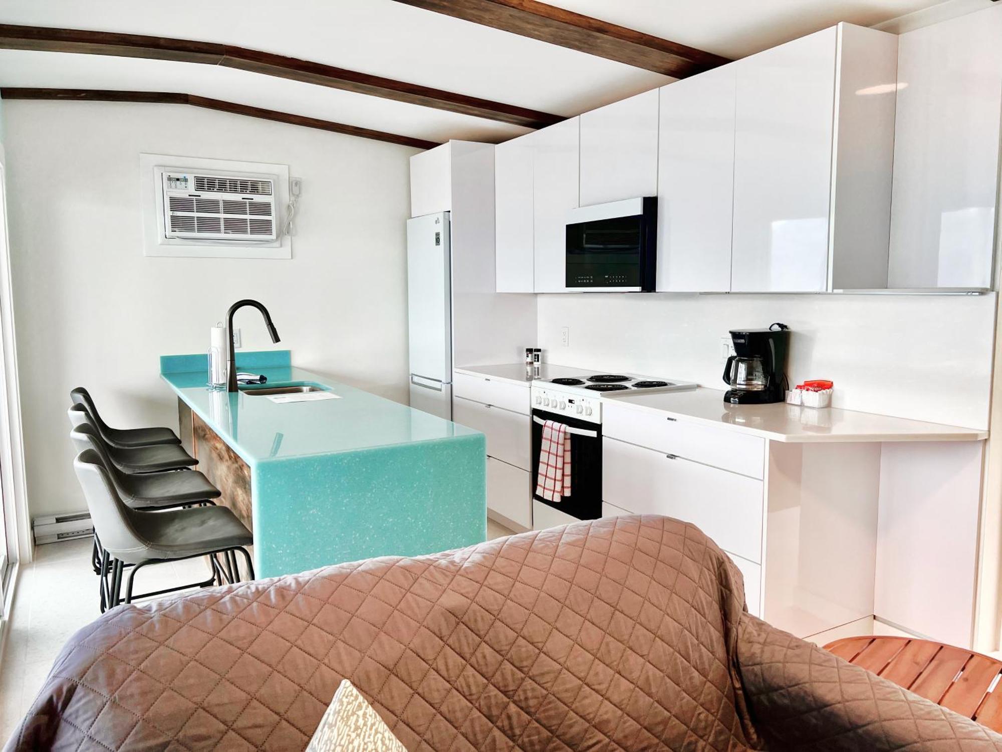 Peachland Beach Resort Esterno foto